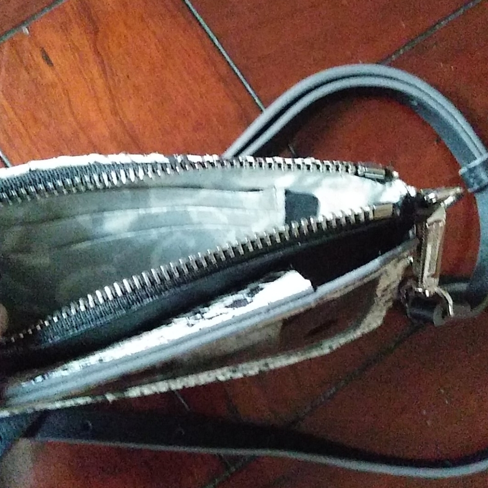 Aimee Kestenberg Crossbody Phone Walet - Picture 3 of 6